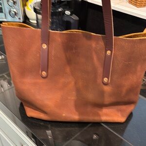 Go Forth Goods Medium Avery tote in the color saddle tan.